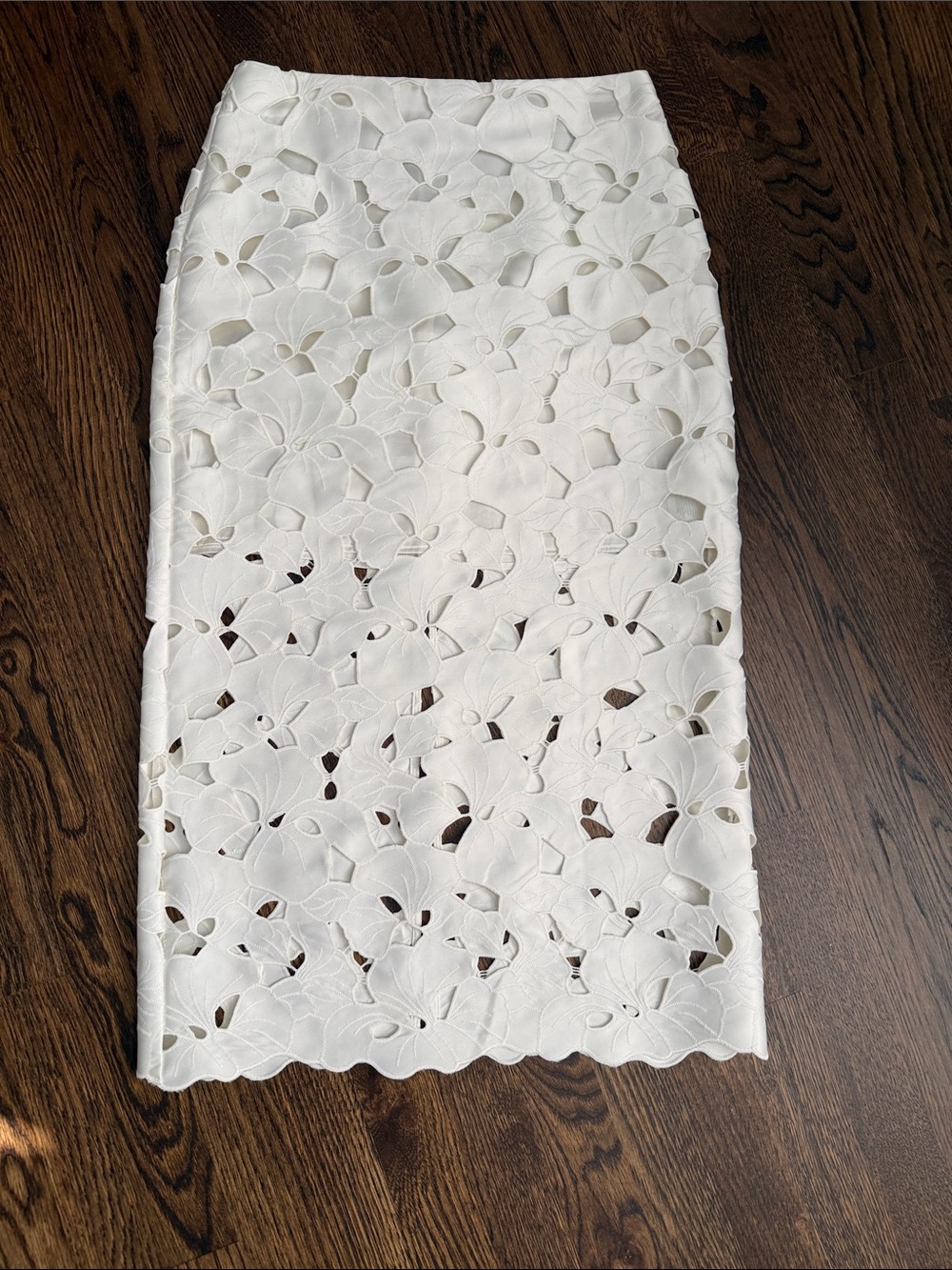 H&M White Floral Cutout Pencil Skirt